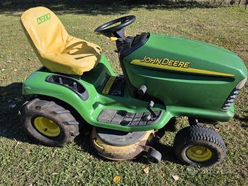 trattorino tagliaerba john deere Lt170 