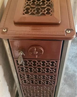 Stufa a legna in ghisa e maiolica  Foco Dorella