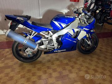 Yamaha R1 2001