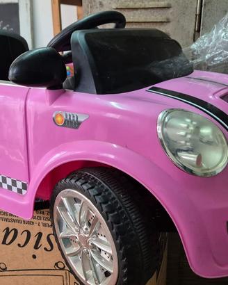 Auto giocattolo elettrica per bimba