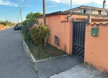 INFERNETTO TRILOCALE Con PICCOLO GIARDINO PRIVATO