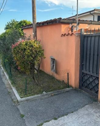 INFERNETTO TRILOCALE Con PICCOLO GIARDINO PRIVATO