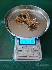 Collana con monwte antiche