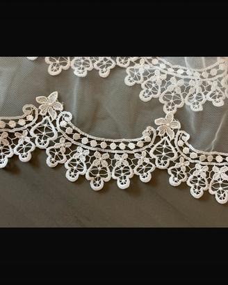 Velo da sposa in tulle avorio e pizzo macramè