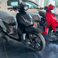 Peugeot Tweet 125 active top case