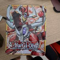 box carte yugio con carte dragon ball dentro