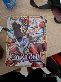 box carte yugio con carte dragon ball dentro