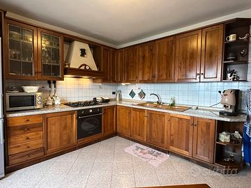Cucina in legno (noce) completa!
