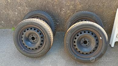 set quattro pneumatici auto (2 invernali)