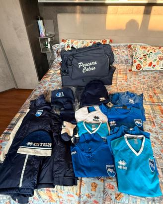 Kit calcio Pescara pe bambino taglia XXS