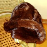 CAPPELLO in pelliccia di visone naturale