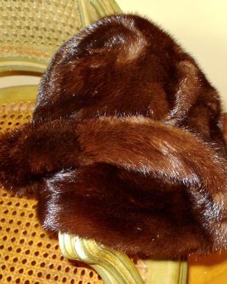 CAPPELLO in pelliccia di visone naturale