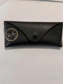 Occhiali Ray Ban grigio fumo.
