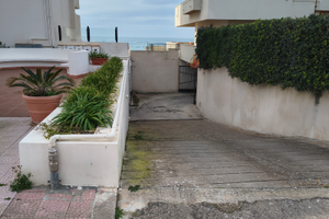 Gallipoli,garage in via Fiume