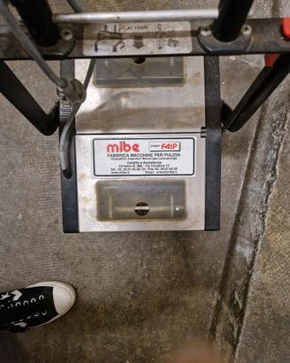 Lava-asciuga pavimenti professionale Mibe Mirage 2