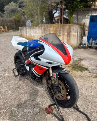 Yamaha R1