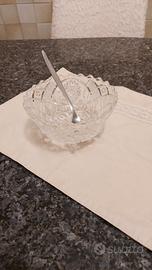 coppa in cristallo con piedini