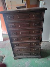 mobile sette cassetti in noce