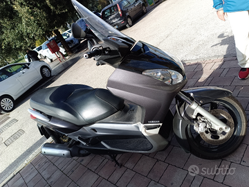 Yamaha xmax 250
