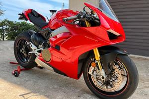 Ducati Panigale v4s 2019