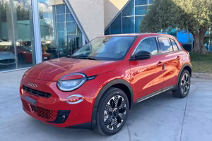 Fiat 600 Hybrid 110 CV DCT MHEV La Prima - possibi