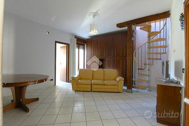 2 LOCALI A VEDUGGIO CON COLZANO