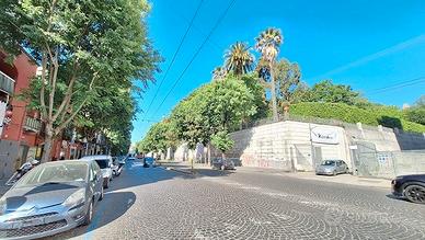 Via Foria . locale 40 mq