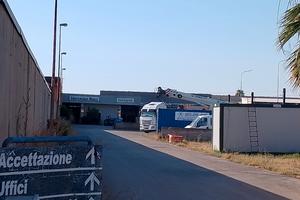 Capannone, officina, uffici