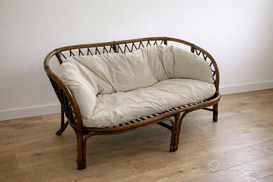 Divanetto in rattan due posti con cuscini