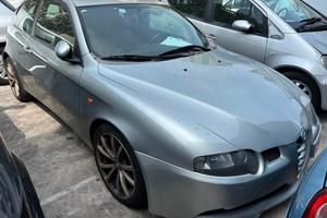 ALFA ROMEO 147 per ricambi usati