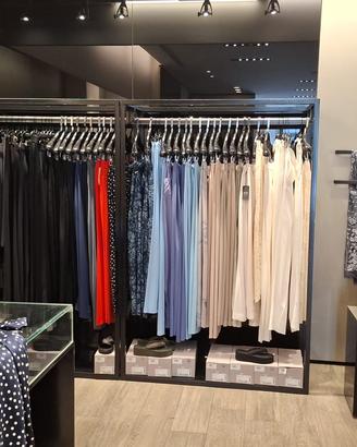 MOBILI ESPOSITIVI PER NEGOZIO ABBIGLIAMENTO LUXURY