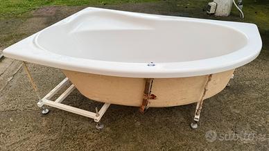 VASCA IN VETRORESINA