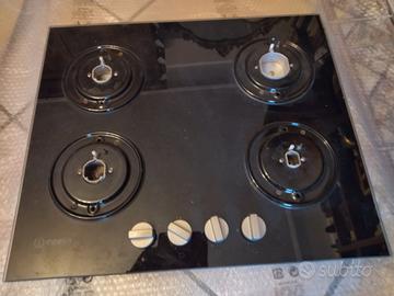 piano cottura gas in vetroceramica