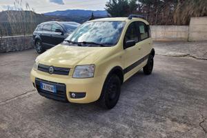 Fiat Panda 4x4 1.2 climbing