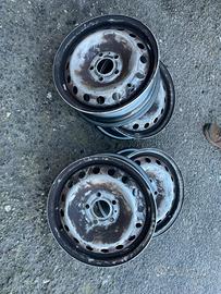 Cerchi in ferro renault 15”