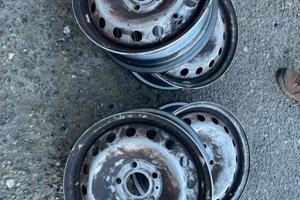 Cerchi in ferro renault 15”