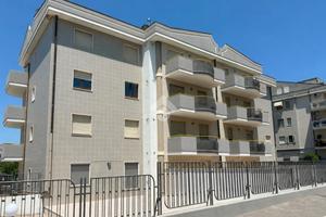 4 LOCALI A VASTO