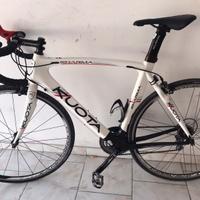 Bici corsa in carbonio