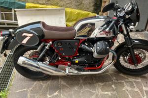 Moto Guzzi V7 racer