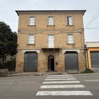 Casa ingresso indipendente con giardino - Acqua...