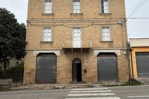Casa ingresso indipendente con giardino - Acqua...