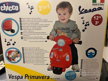 Vespa Chicco con rotelle luci suoni nuovo
