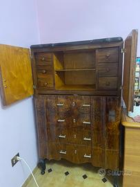 mobile antico in legno