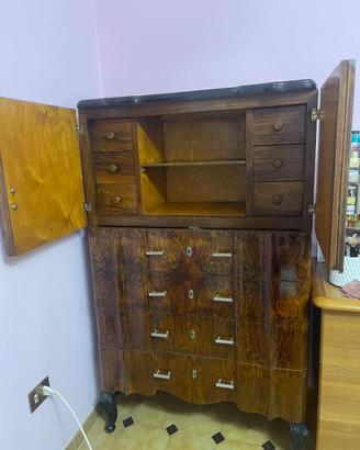 mobile antico in legno