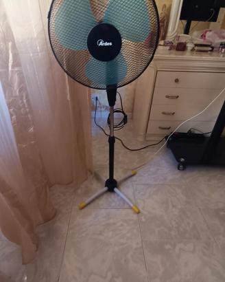 ventilatore con piantana