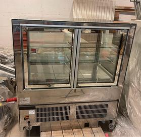 Vetrina esposizione e vendita torte gelato semifr