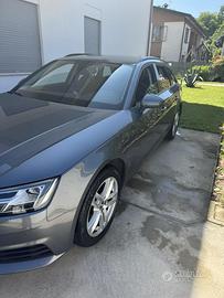 AUDI A4 Avant 30 TDI S tronic