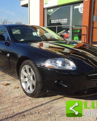 JAGUAR XK 4.2 V8 Coupé