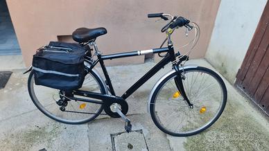 Bicicletta uomo in alluminio completa di borsoni