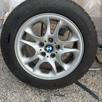 4 cerchi in lega compresso delle gomme nuove